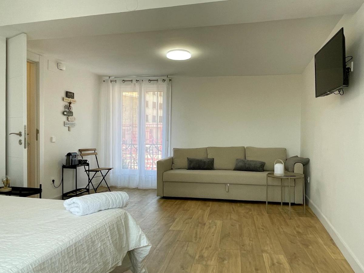 Vianeando Appartement Viana  Buitenkant foto